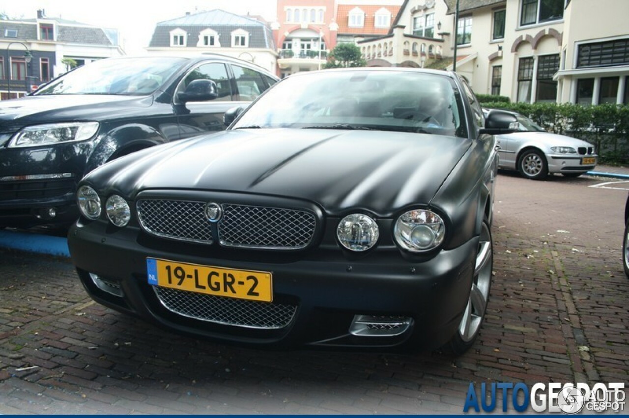 Jaguar XJR Portfolio