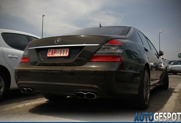 Mercedes-Benz S 65 AMG V221