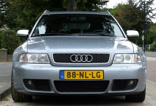 Audi RS4 Avant B5