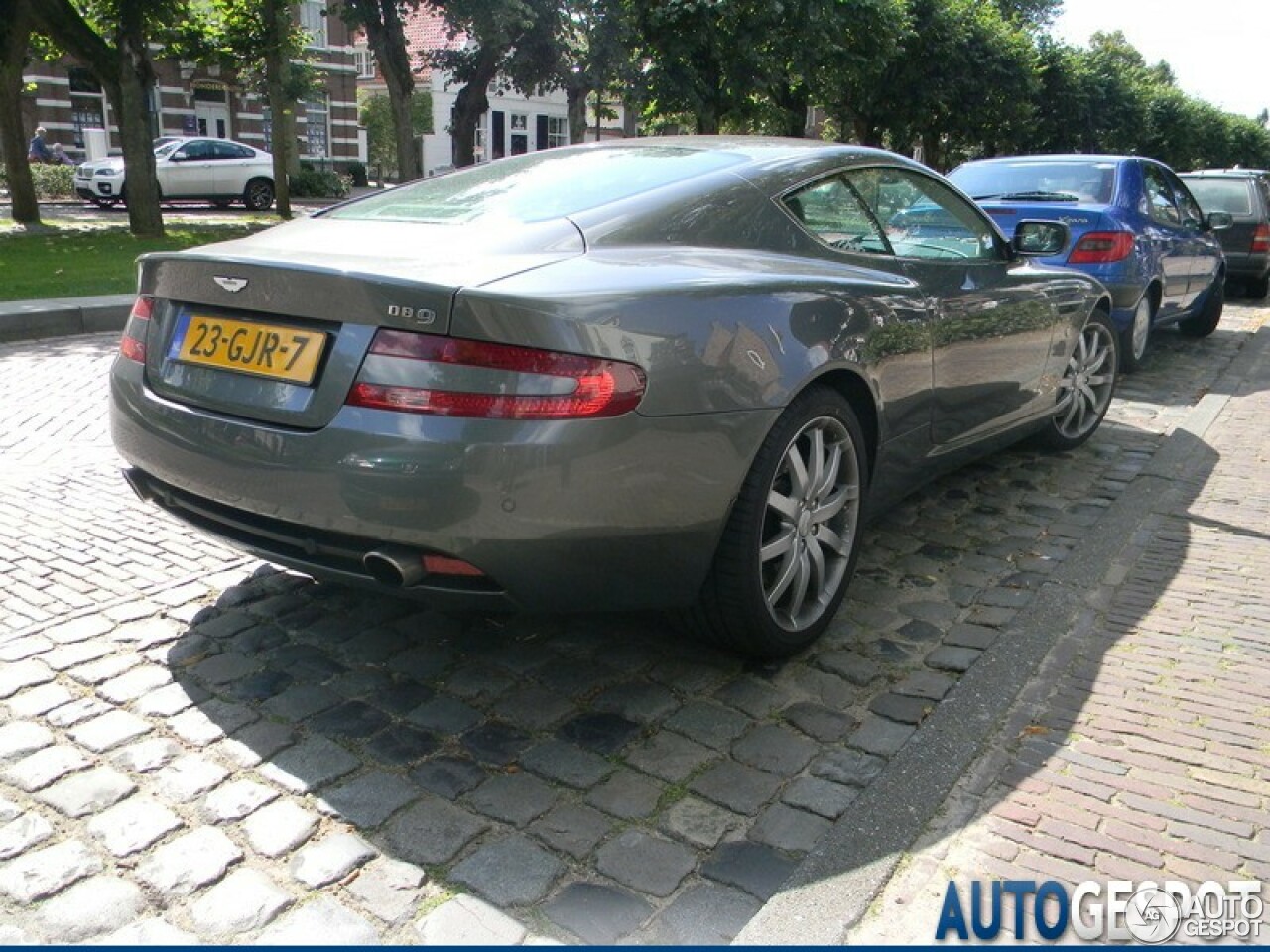 Aston Martin DB9