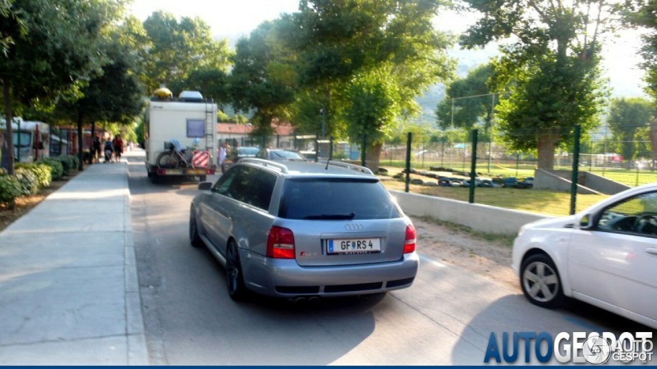 Audi RS4 Avant B5