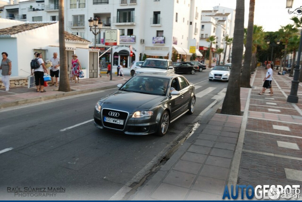 Audi RS4 Sedan