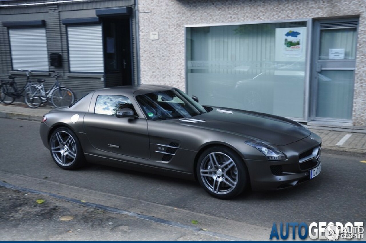 Mercedes-Benz SLS AMG