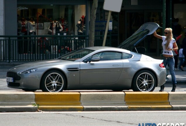 Aston Martin V8 Vantage