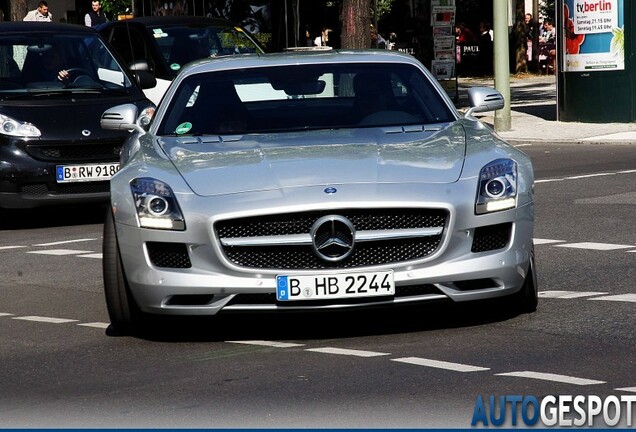 Mercedes-Benz SLS AMG