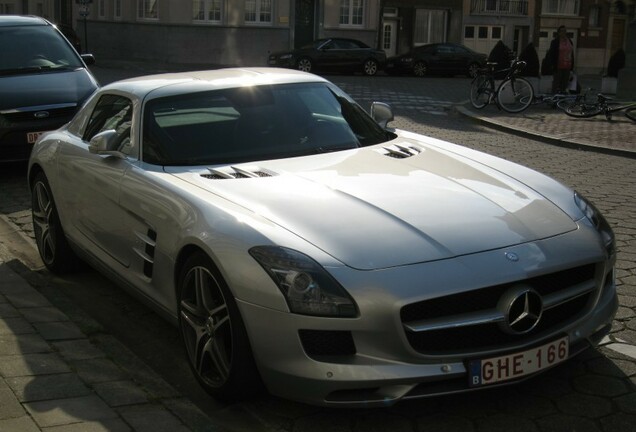 Mercedes-Benz SLS AMG