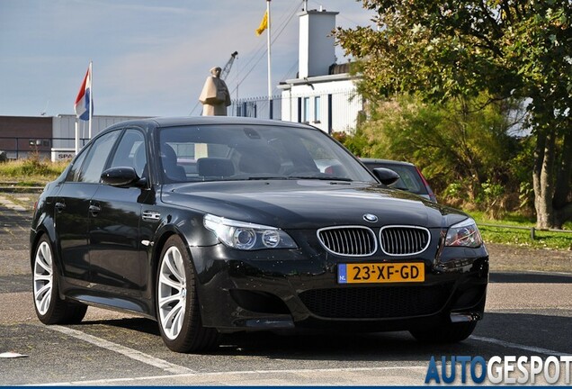 BMW M5 E60 2005