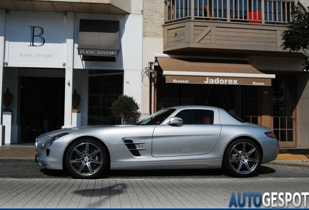 Mercedes-Benz SLS AMG