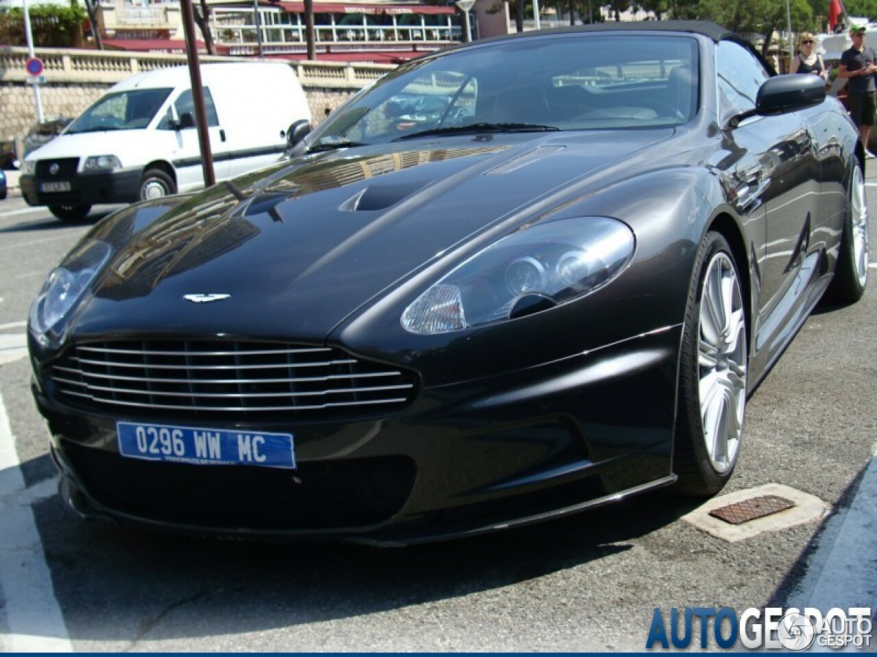 Aston Martin DBS Volante