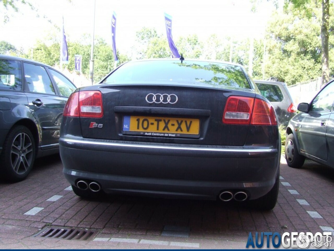 Audi S8 D3