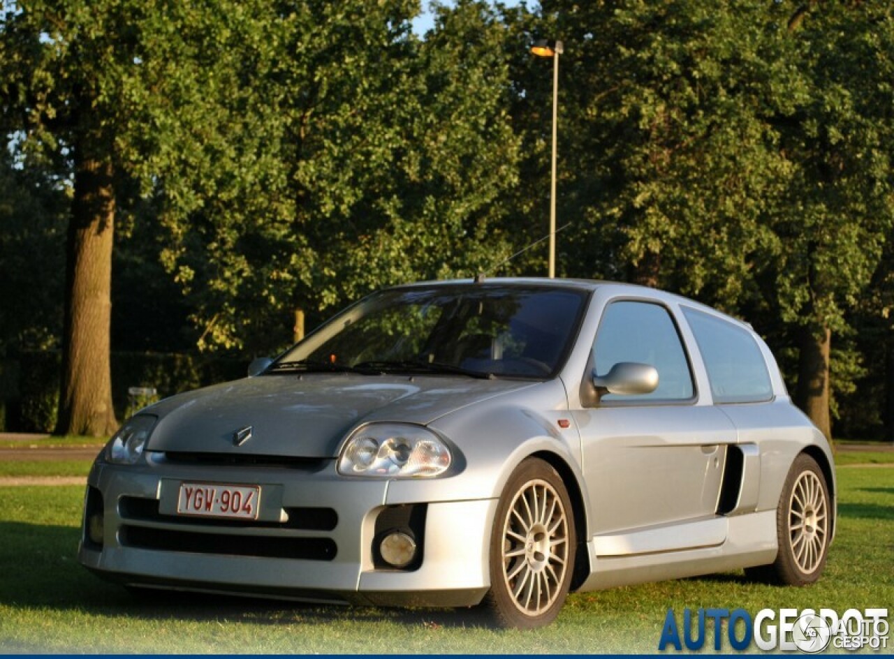 Renault Clio V6