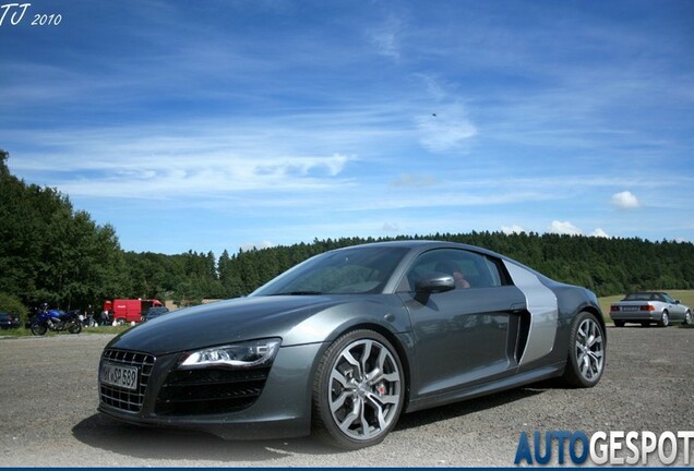 Audi R8 V10