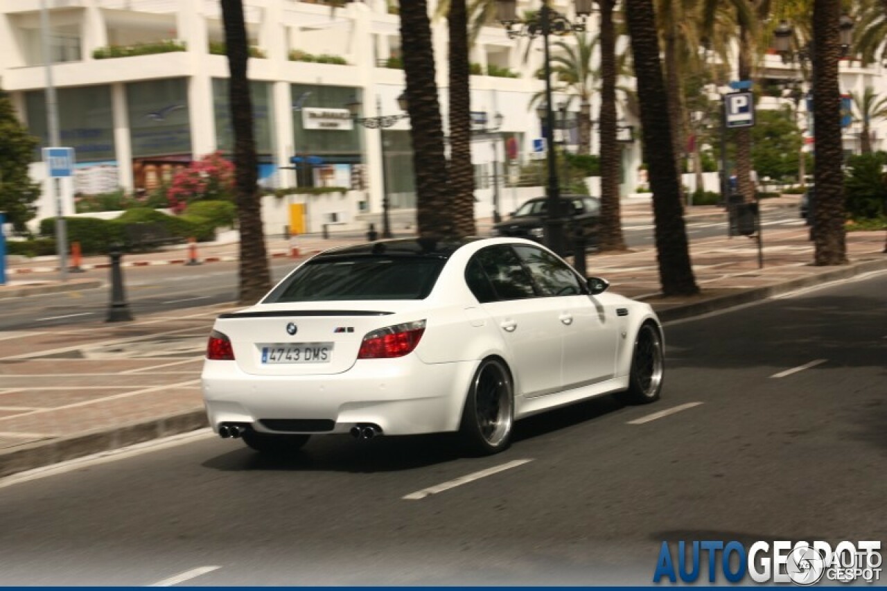 BMW M5 E60 2005