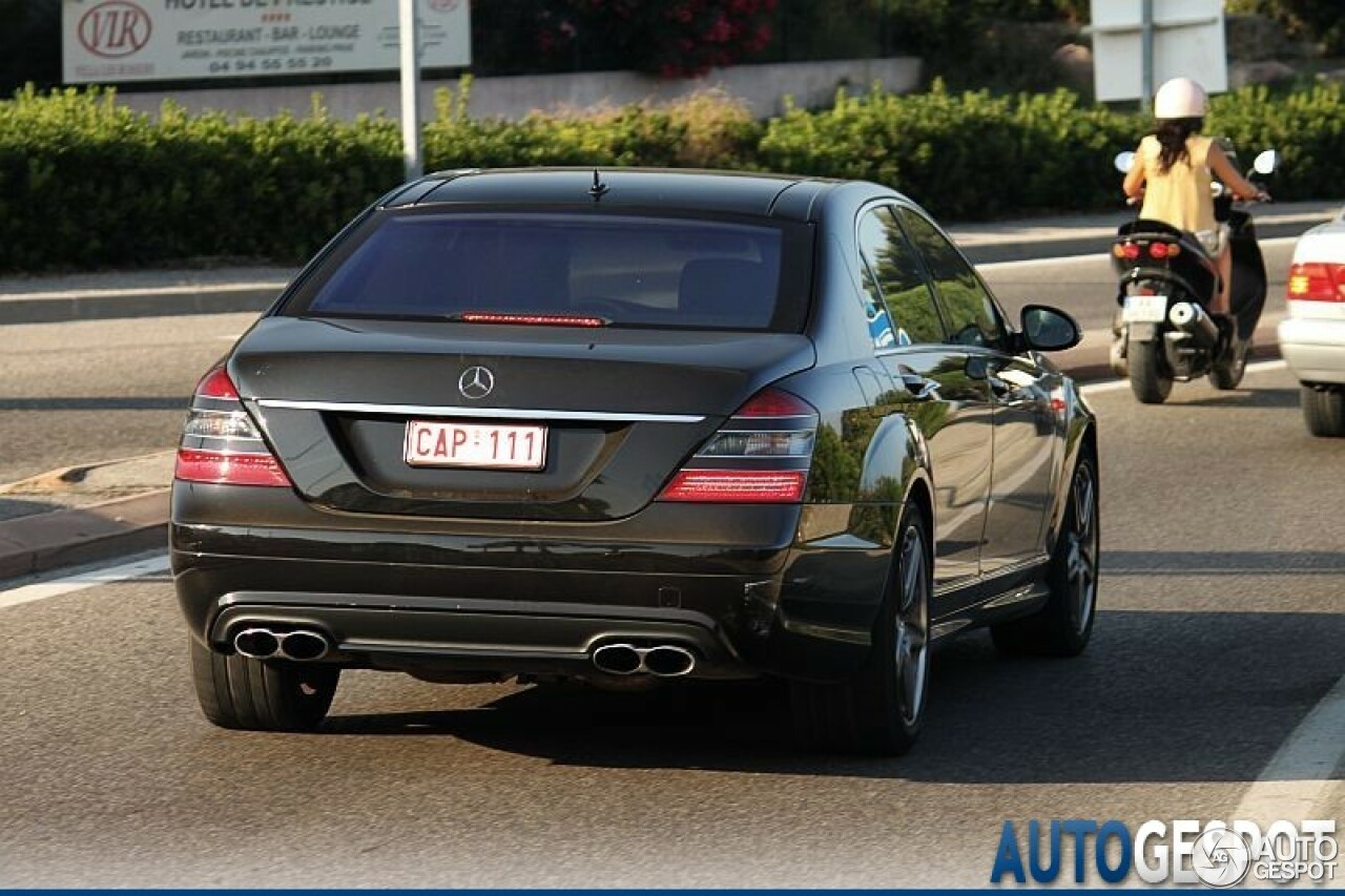 Mercedes-Benz S 65 AMG V221