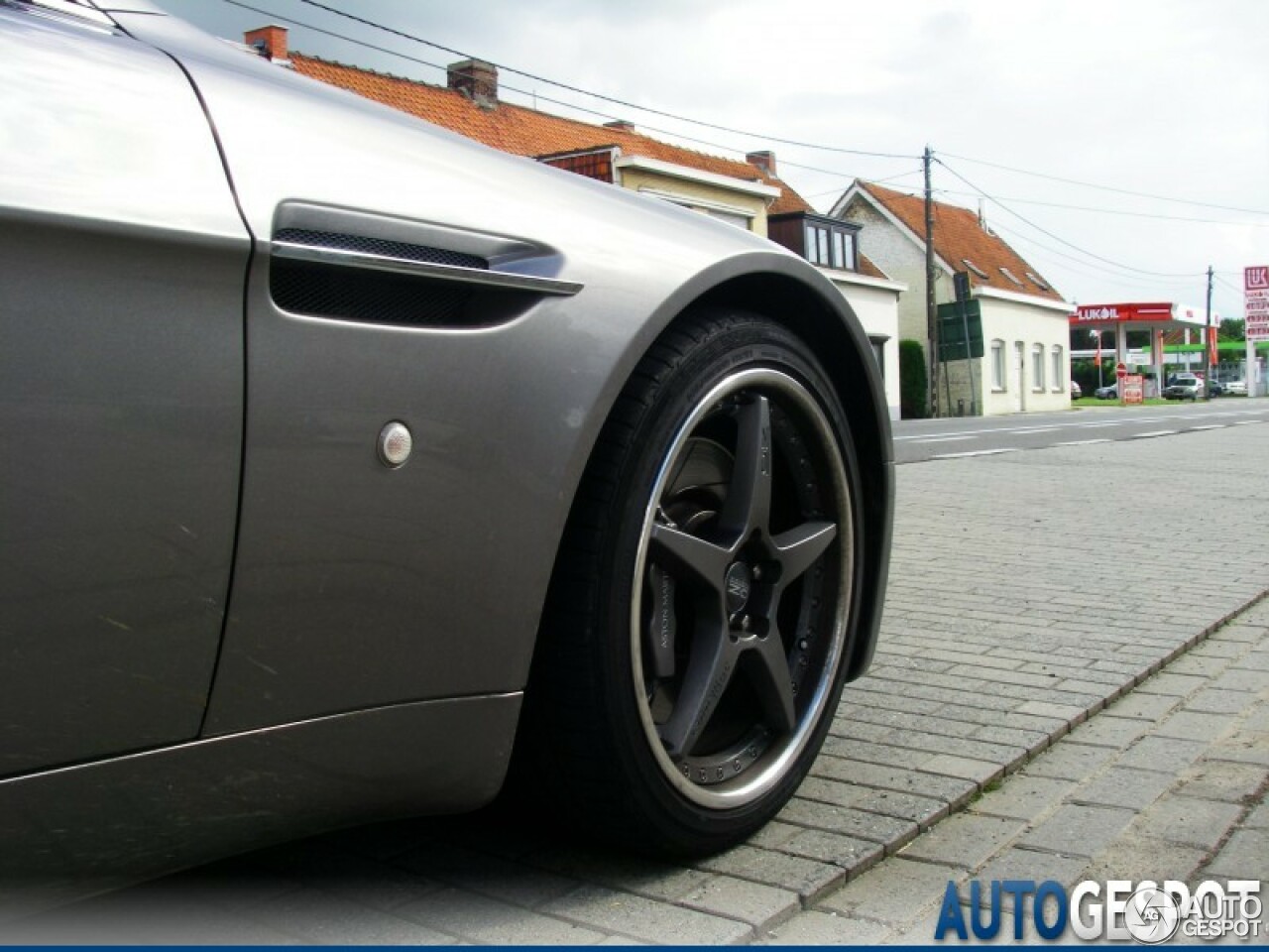 Aston Martin V8 Vantage