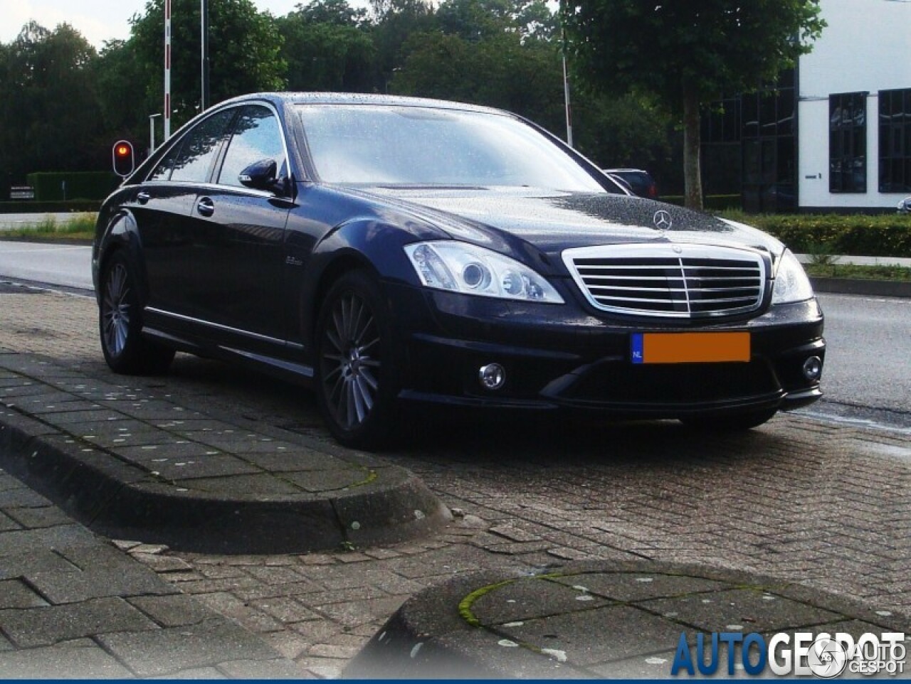 Mercedes-Benz S 63 AMG W221