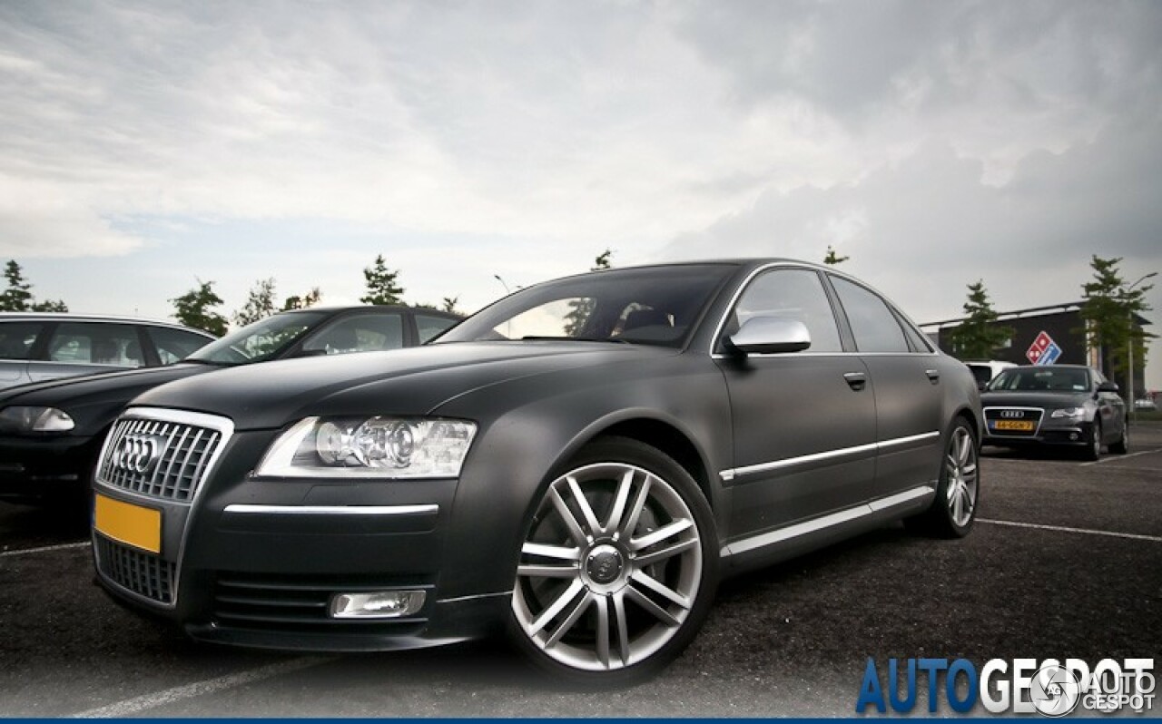 Audi S8 D3