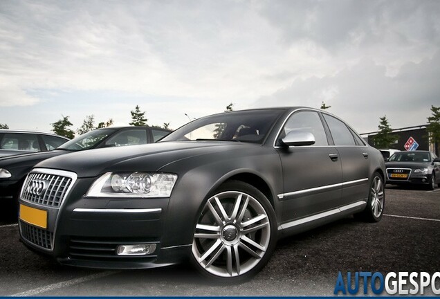 Audi S8 D3