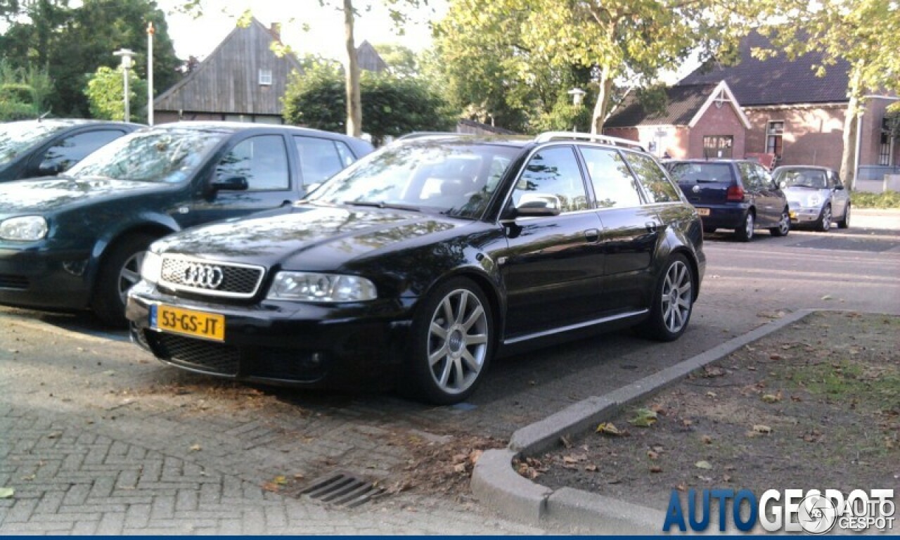 Audi RS4 Avant B5