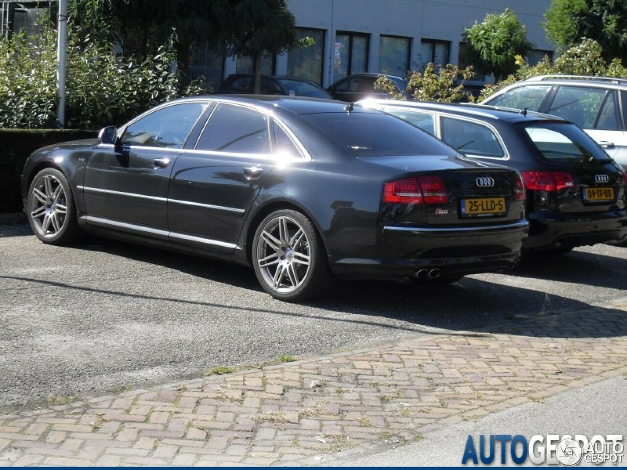 Audi S8 D3