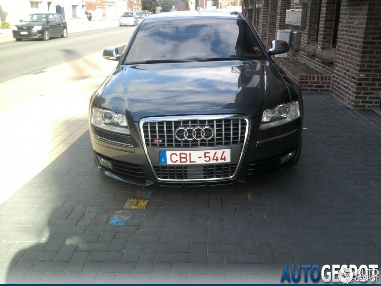 Audi S8 D3