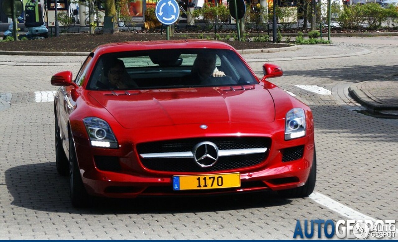 Mercedes-Benz SLS AMG