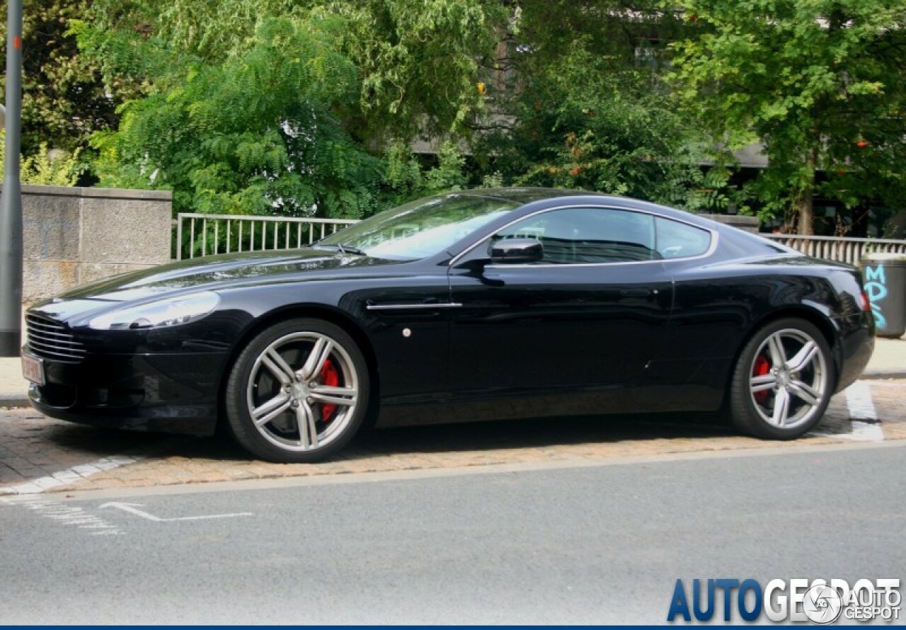 Aston Martin DB9