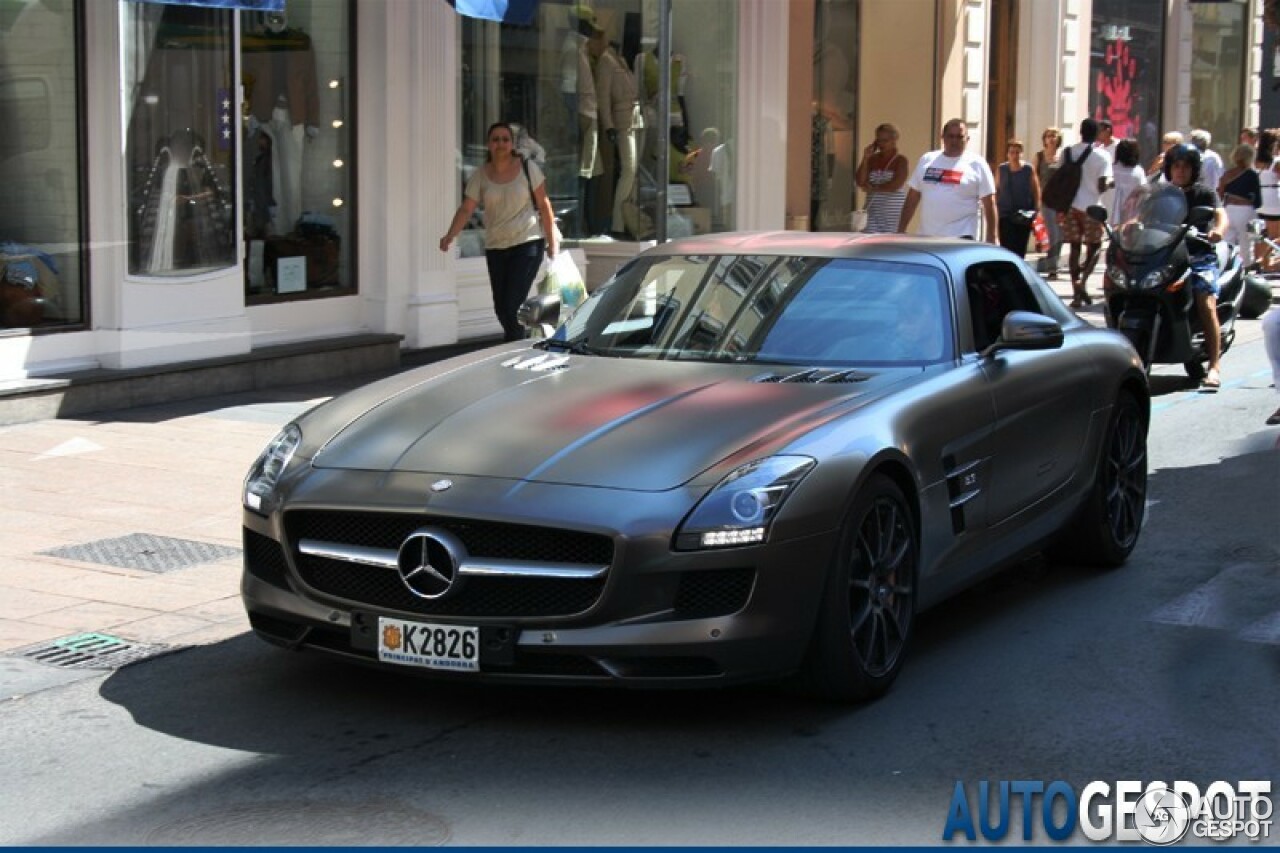 Mercedes-Benz SLS AMG