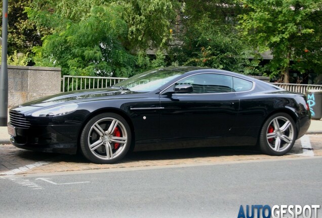 Aston Martin DB9