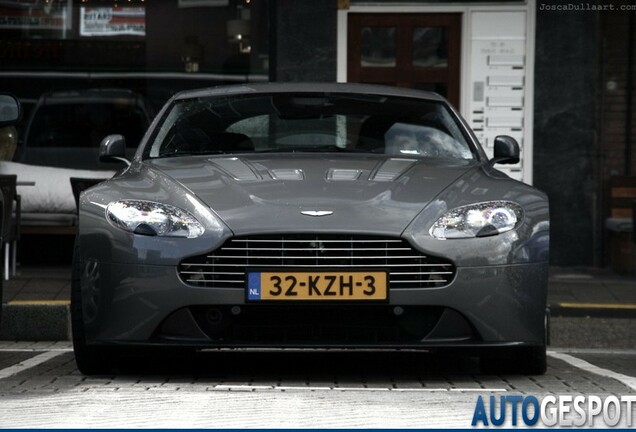 Aston Martin V12 Vantage