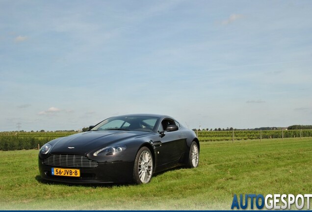 Aston Martin V8 Vantage