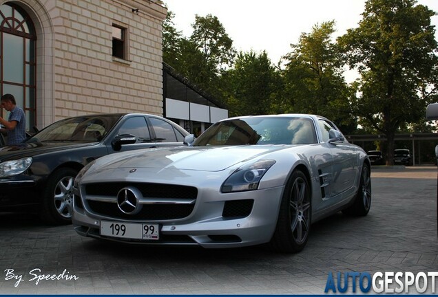 Mercedes-Benz SLS AMG