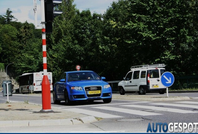 Audi RS4 Sedan