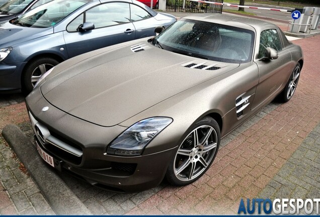 Mercedes-Benz SLS AMG