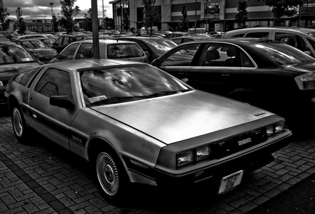 DeLorean DMC-12