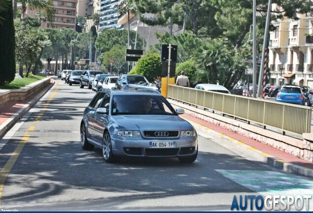 Audi RS4 Avant B5