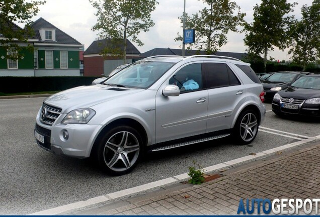 Mercedes-Benz ML 63 AMG 10th Anniversary