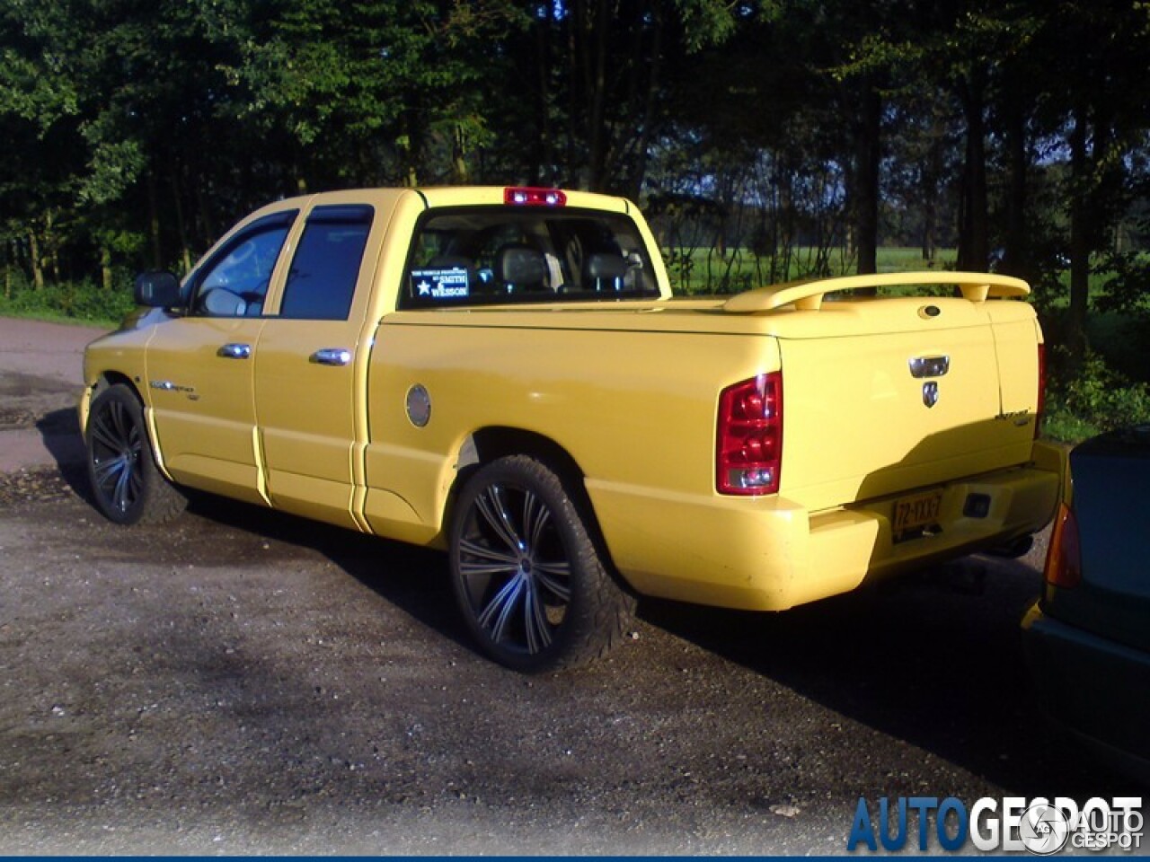 Dodge RAM SRT-10 Quad-Cab Yellow Fever Edition