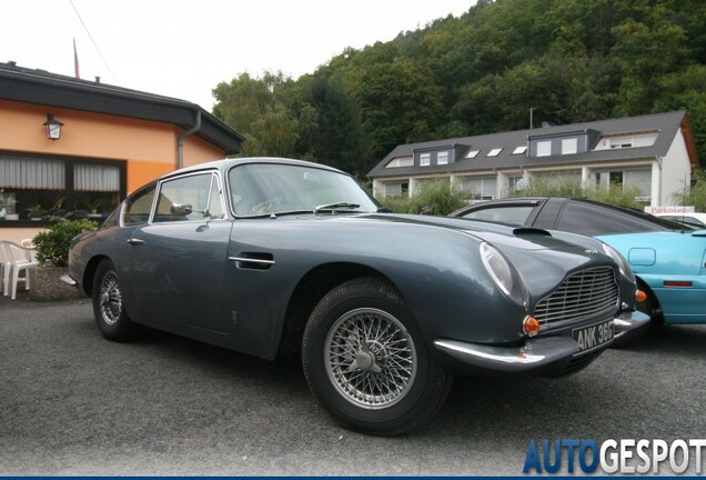 Aston Martin DB6 MKI