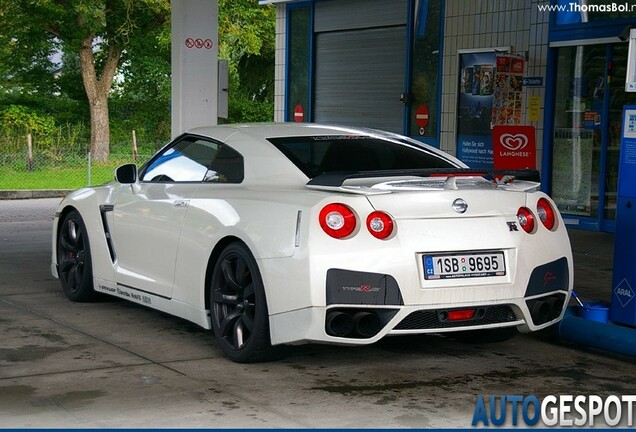 Nissan GT-R