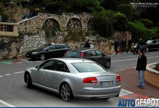 Audi S8 D3