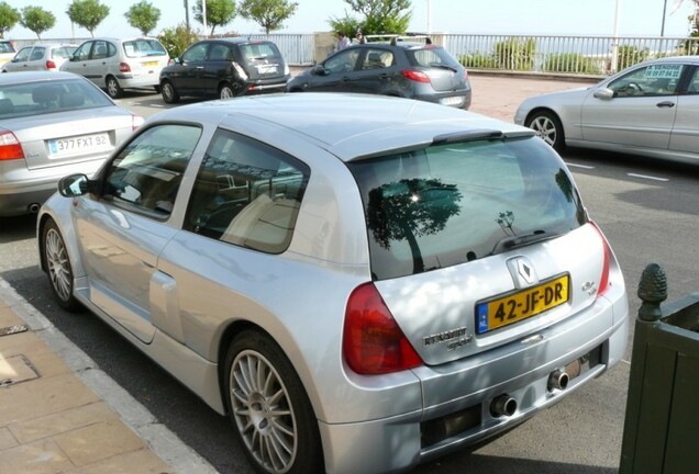 Renault Clio V6