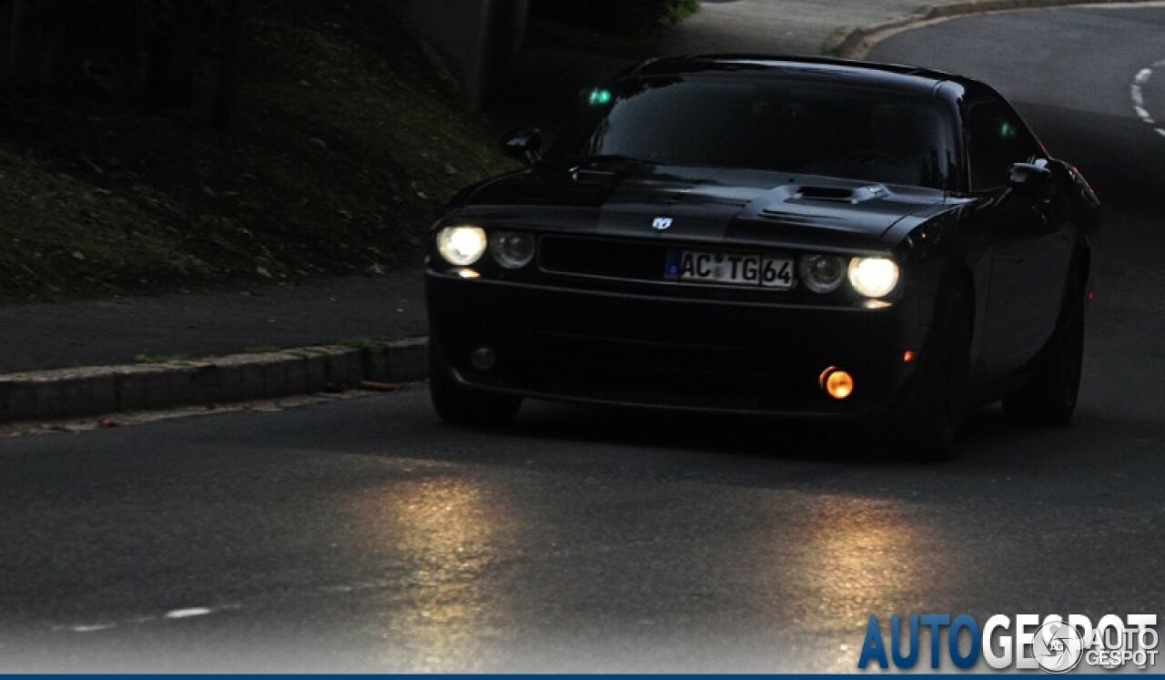 Dodge Challenger SRT-8