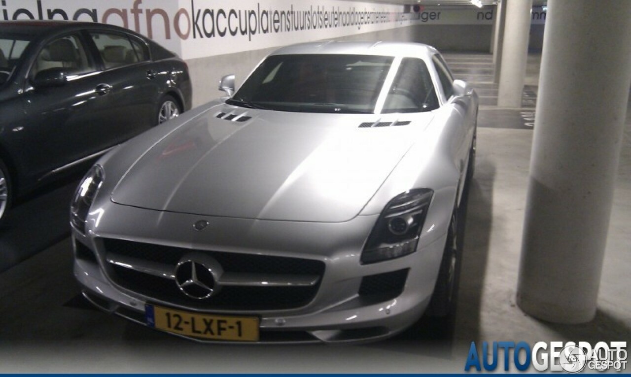 Mercedes-Benz SLS AMG