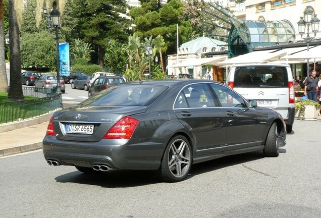 Mercedes-Benz S 65 AMG V221 2010