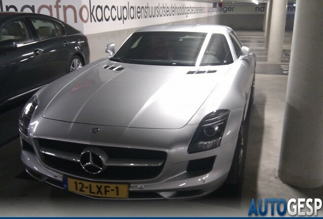 Mercedes-Benz SLS AMG