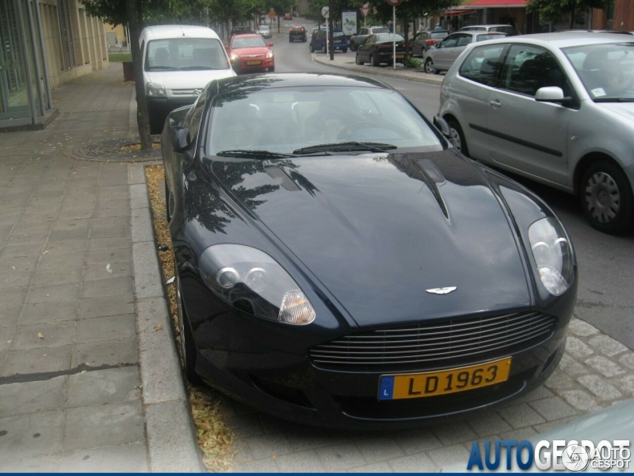 Aston Martin DB9