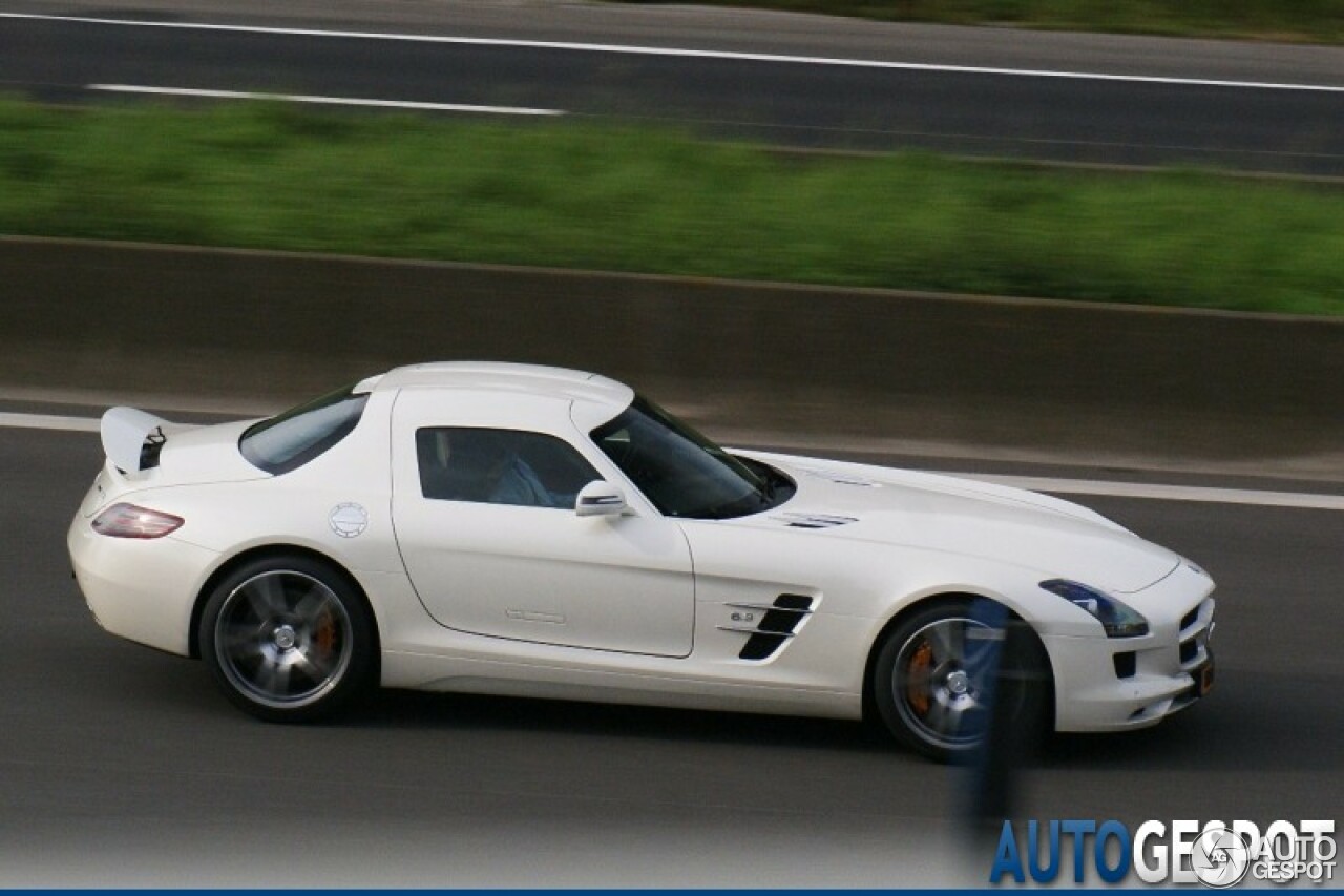 Mercedes-Benz SLS AMG