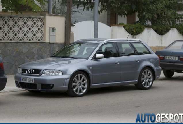 Audi RS4 Avant B5