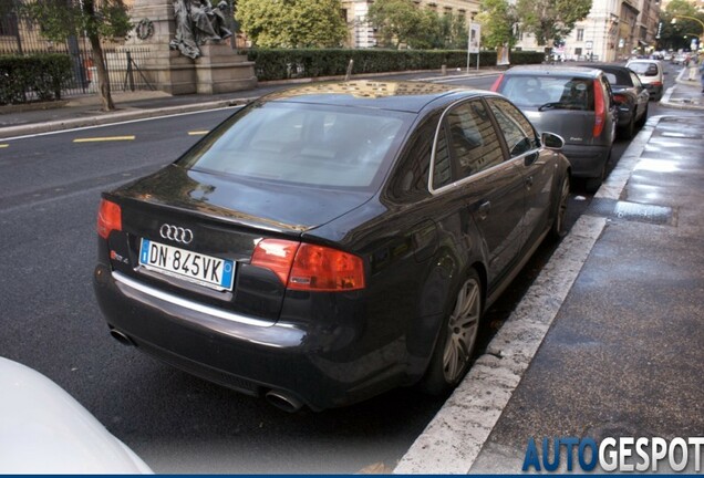 Audi RS4 Sedan